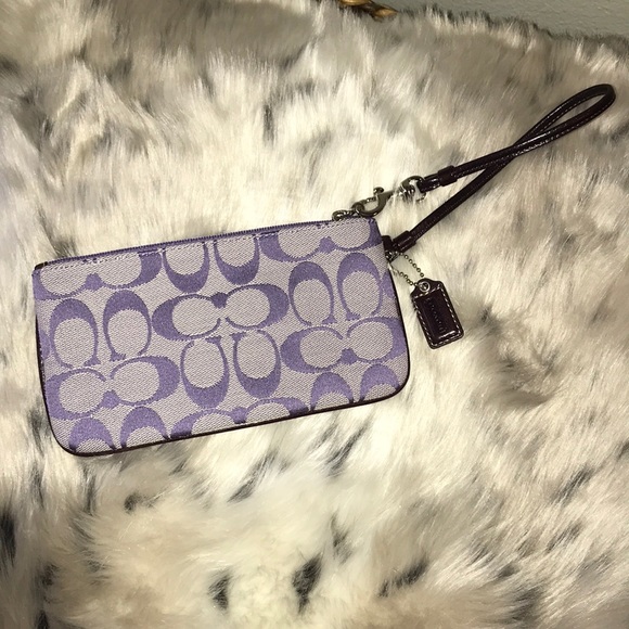 COACH MATCHING CROSSBODY BAG AND WRISTLET - Picture 3 of 13